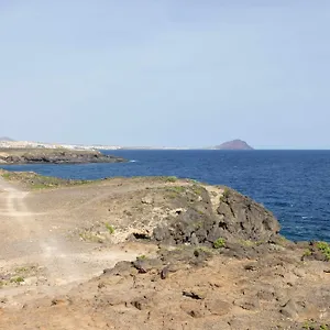 agradable-piso-con-piscina-playa-terraza-y-wifi.in-canary-islands.com/